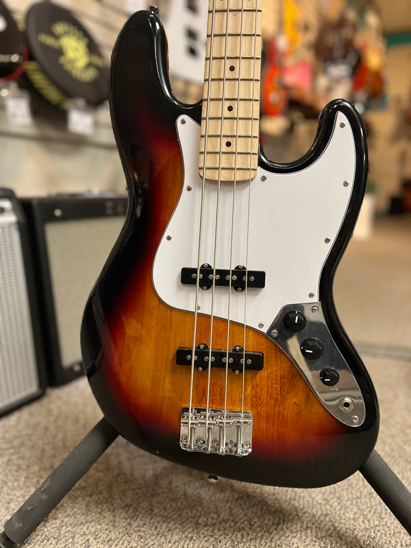 Used Squier Affinity Series Jazz Bass, Maple Fingerboard, White Pickguard, 3-Color Sunburst