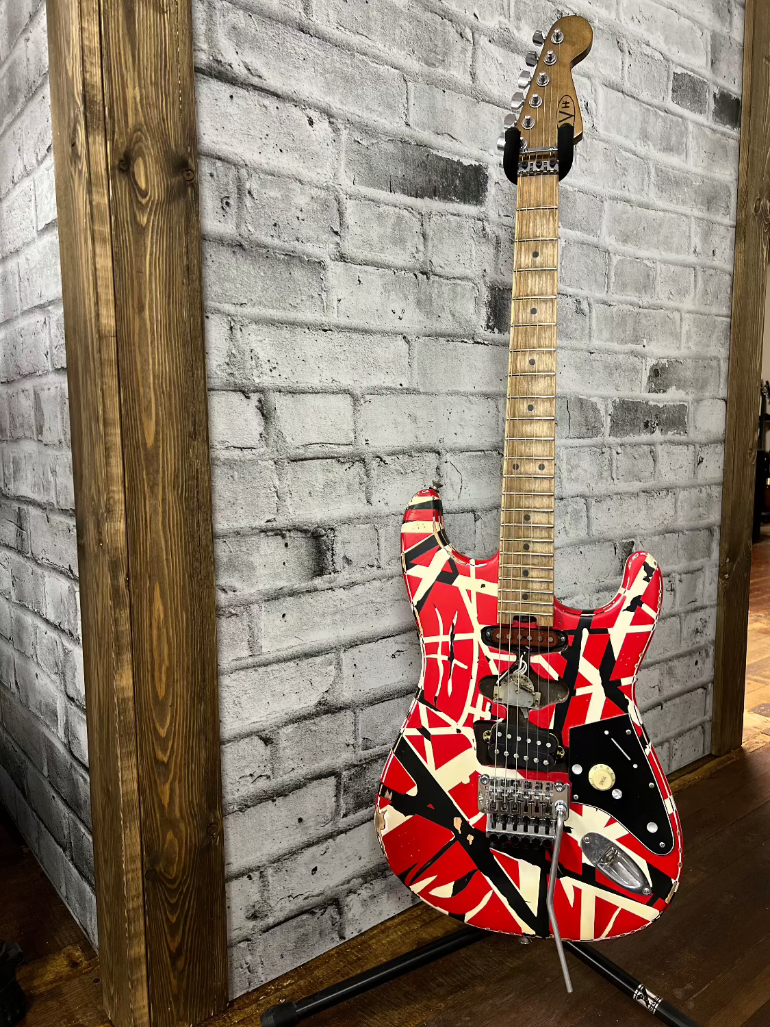 Used EVH Striped Series Frankenstein™ Frankie, Maple Fingerboard, Red