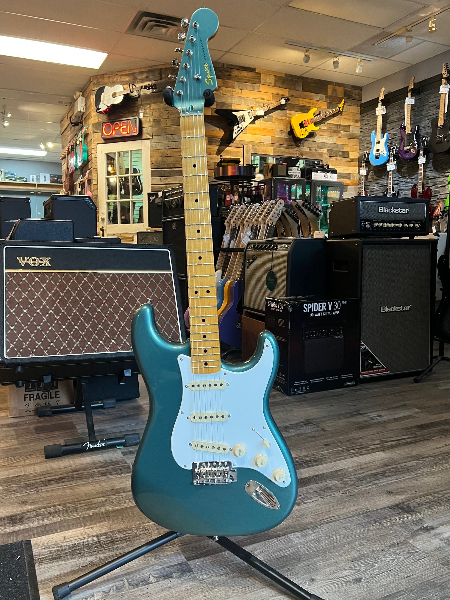 Used Squier Classic Vibe Stratocaster® '50s, Maple Fingerboard, Sherwood Green Metallic with Matching Headcap