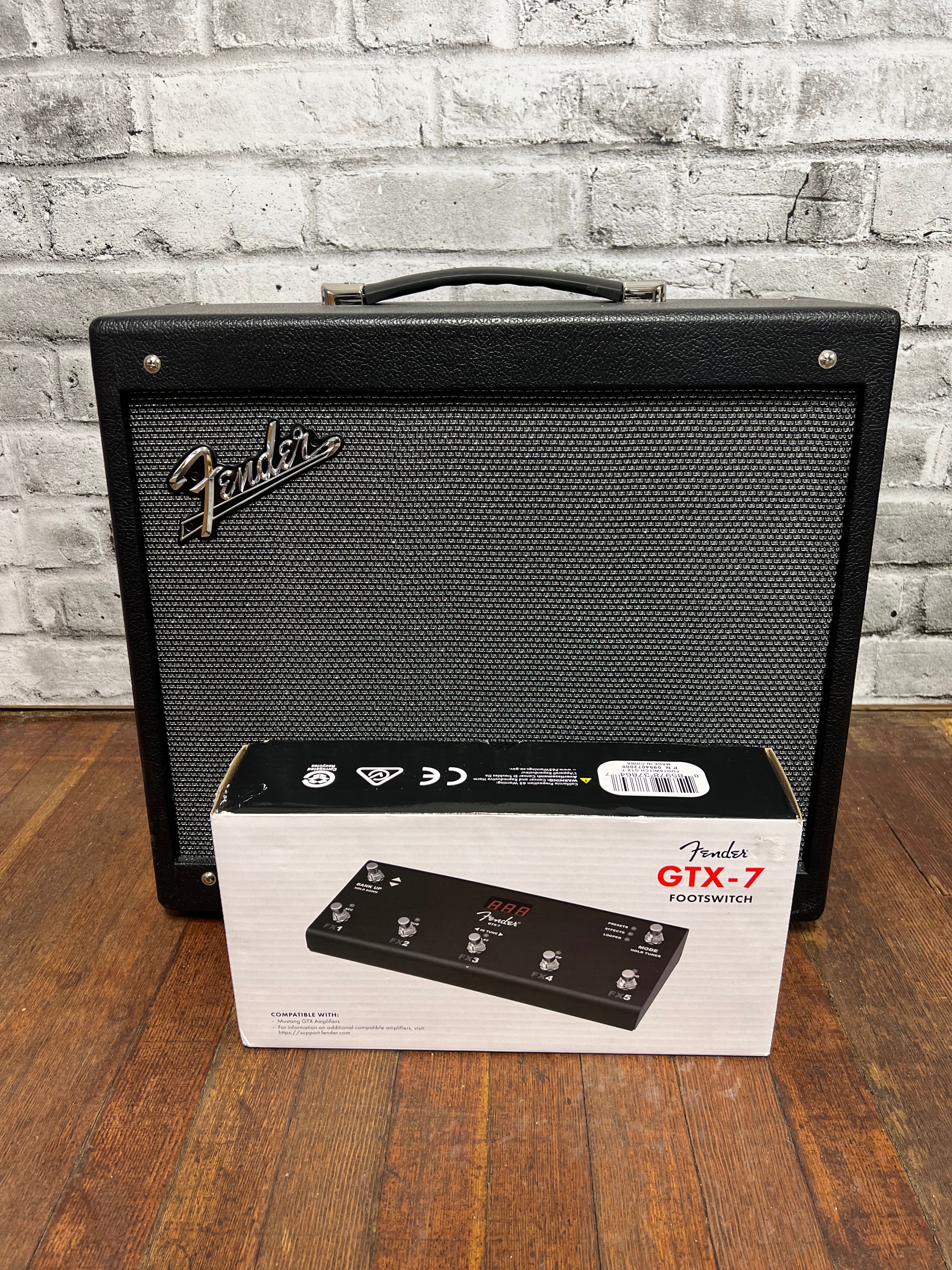 Used Fender Mustang GTX-50 Modeling Amp w/ GTX-7 Footswitch – Excellent Condition