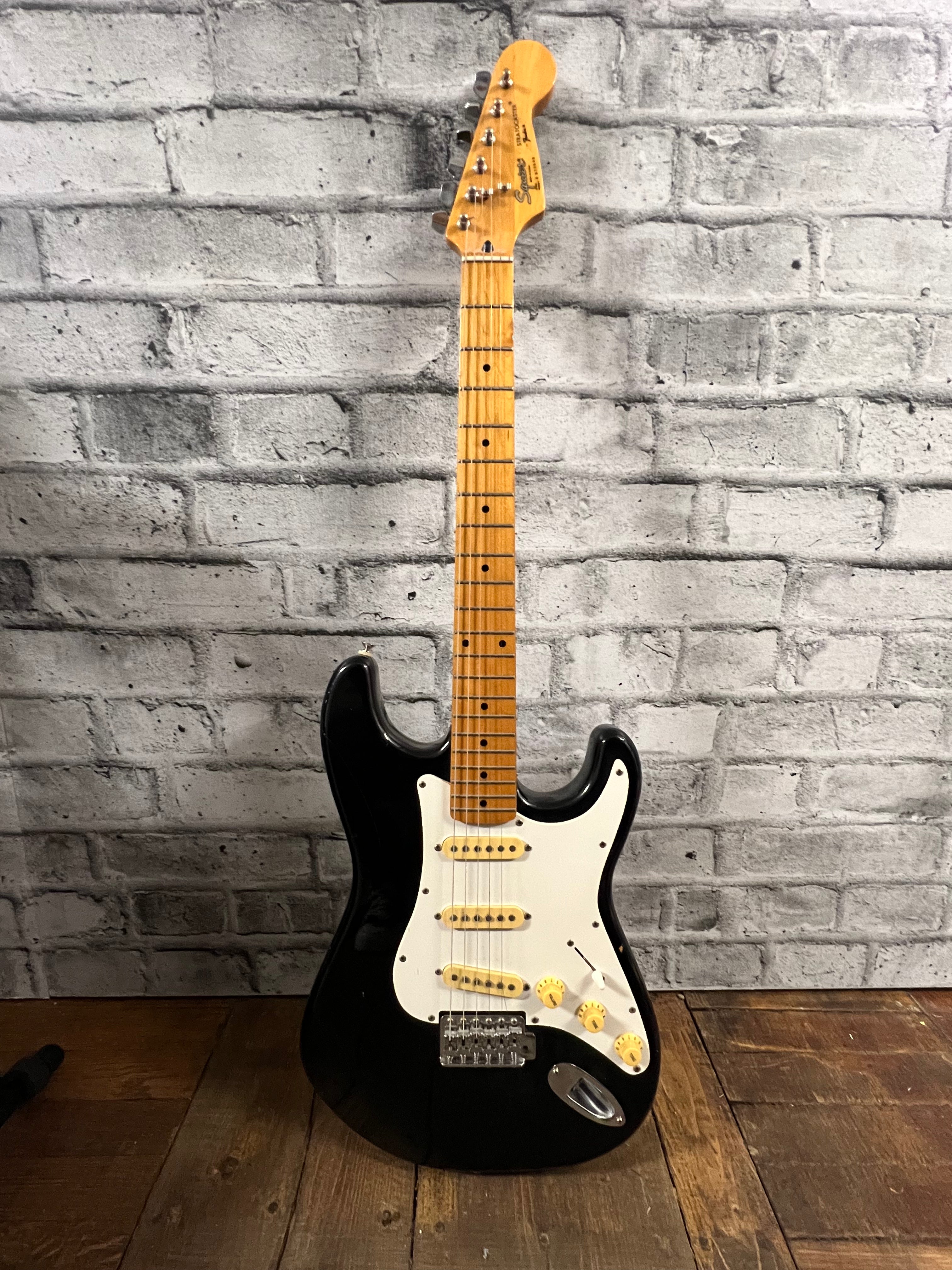 1989–1990 Squier Stratocaster – Made in Korea, Black/White, Maple Neck | Very Good Condition