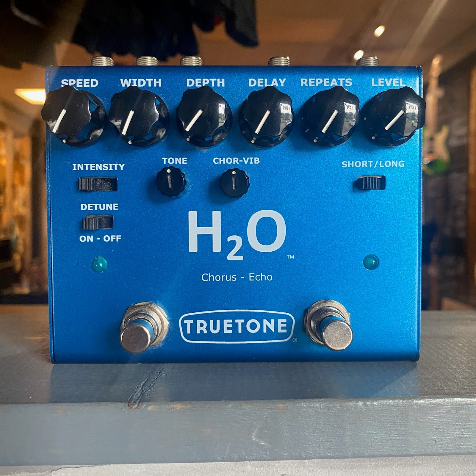 USED Truetone Liquid Chorus And Echo by Faders Music Inc.