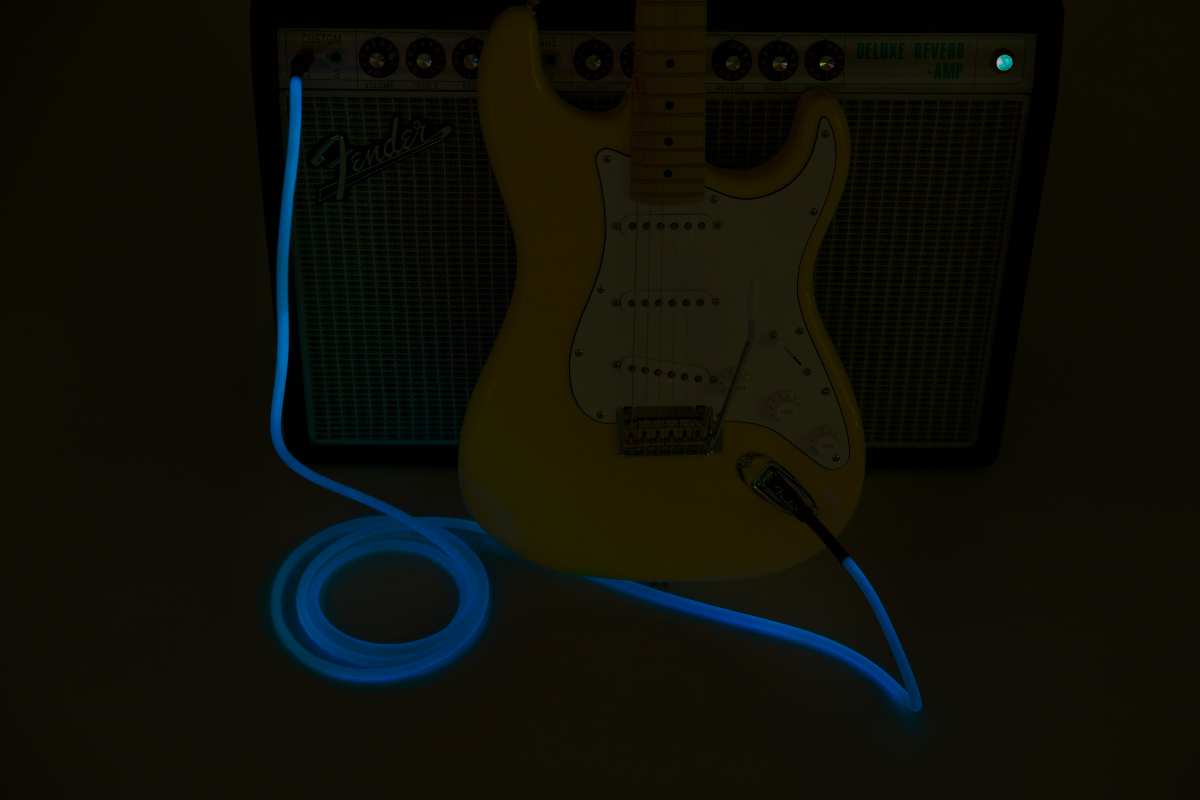 Fender Professional Glow in the Dark Cable, Blue, 18.6'