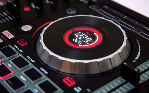 Numark Mixtrack Platinum by inMusic