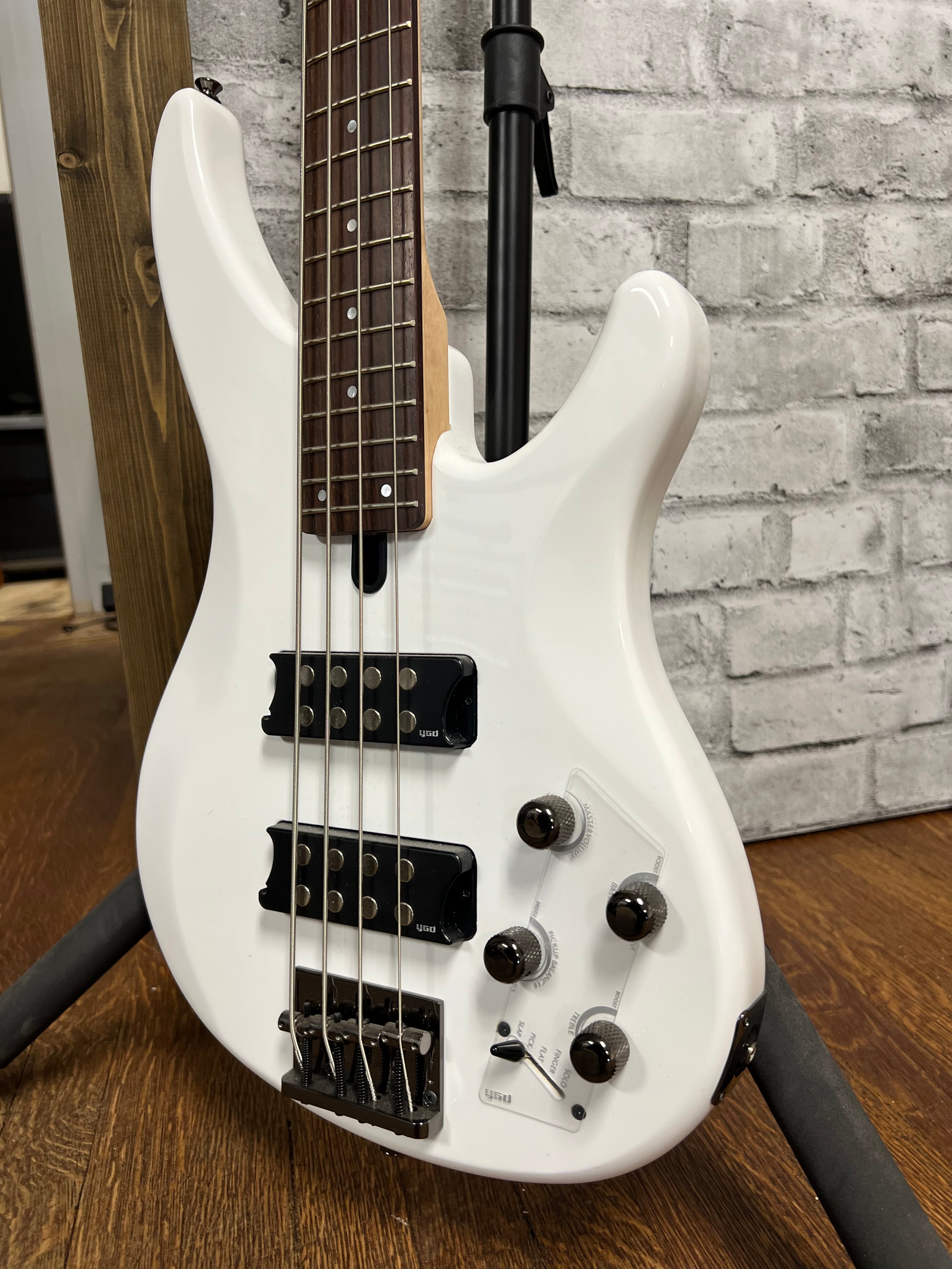 Used Yamaha TRBX304 Bass Guitar – White