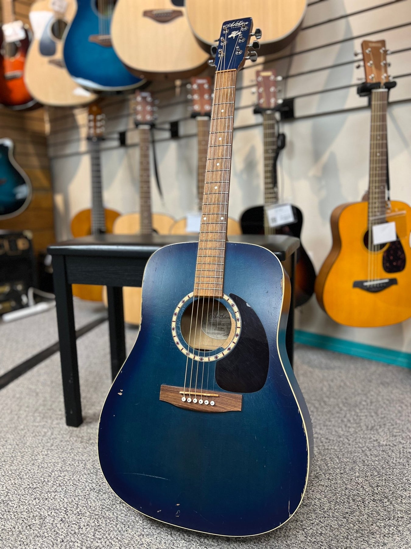 【ケース付】アートルシアー　Dreadnought CEDAR used-art-lutherie-cedar-blue-