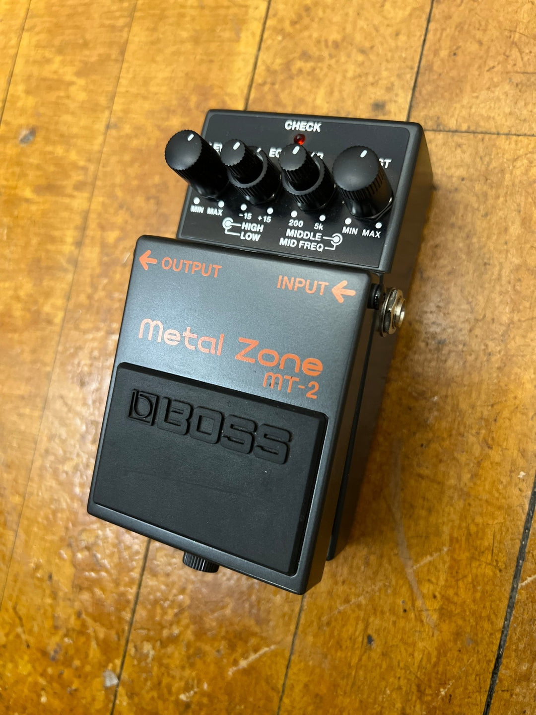 Used Boss MT-2 Metal Zone Distortion Pedal – Excellent Condition by Faders Music Inc.