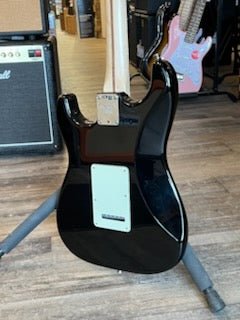 USED Fender American Pro Stratocaster®, Rosewood Fingerboard, Black by FMIC
