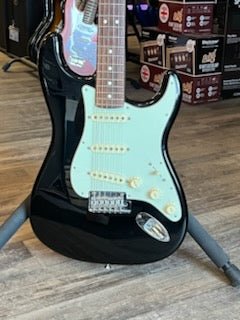USED Fender American Pro Stratocaster®, Rosewood Fingerboard, Black by FMIC