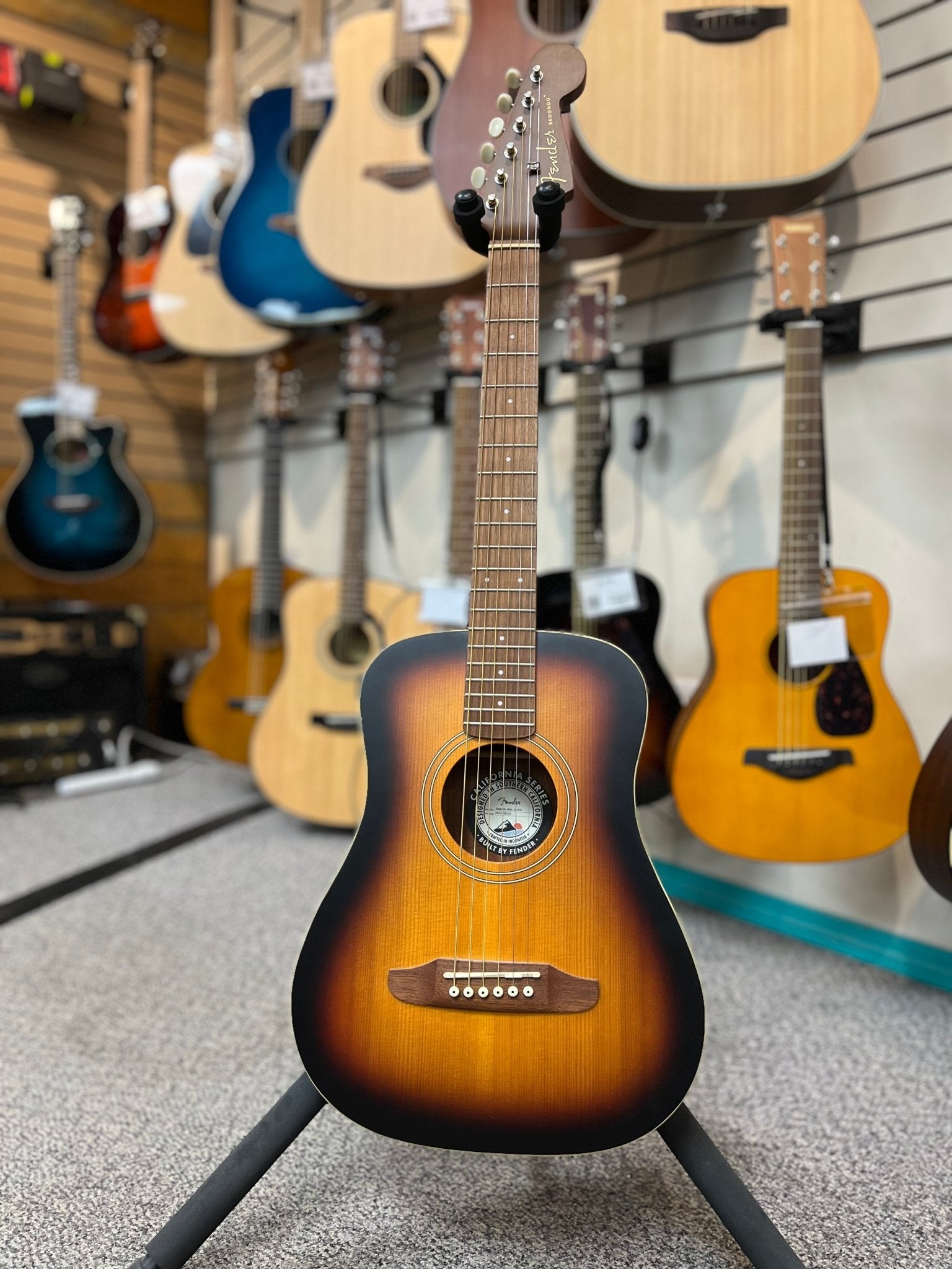 Used - Fender Redondo Mini, Sunburst by FMIC