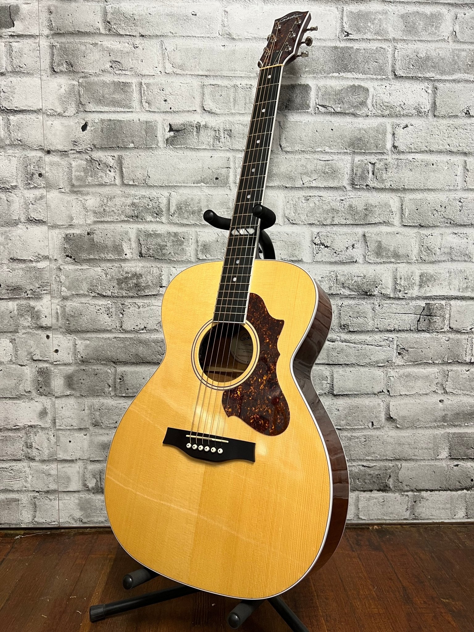 Used Godin Fairmount CH Natural HG EQ with Tric Case (047949) by used