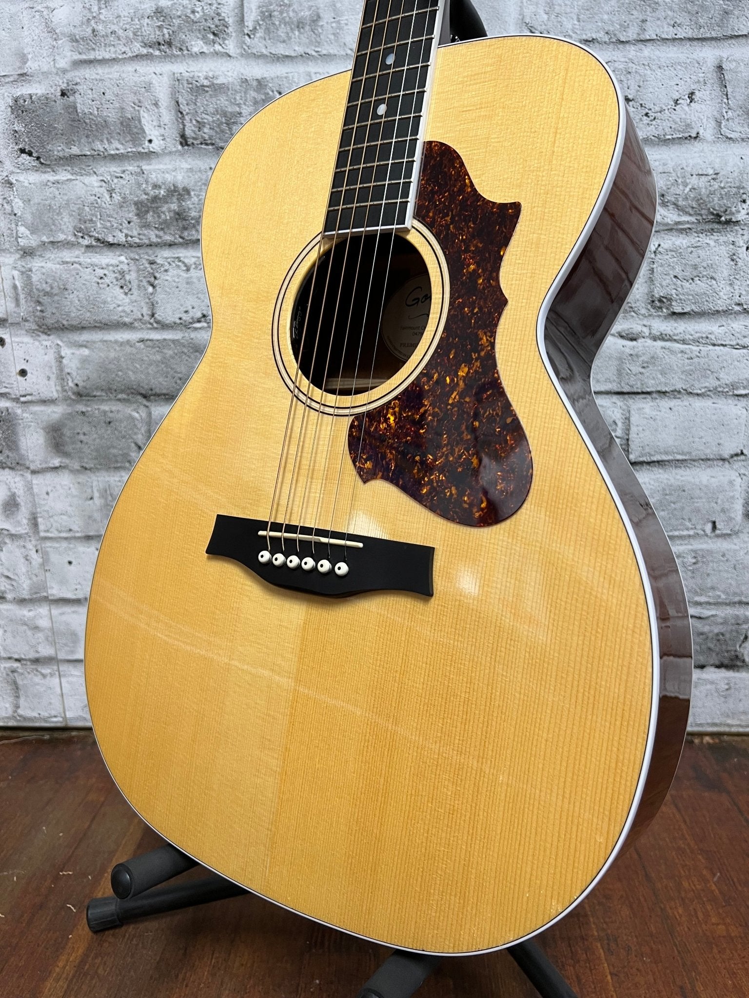 Used Godin Fairmount CH Natural HG EQ with Tric Case (047949) by used