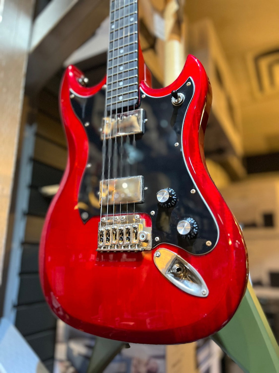 Used Hagstrom F20T w/ hard case by Faders Music Inc.