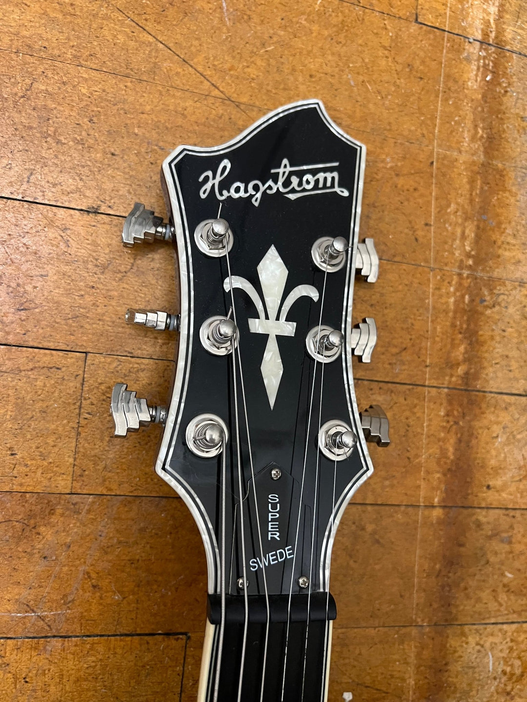 Used Hagstrom Super Swede Heritage Cherry Burst by Used