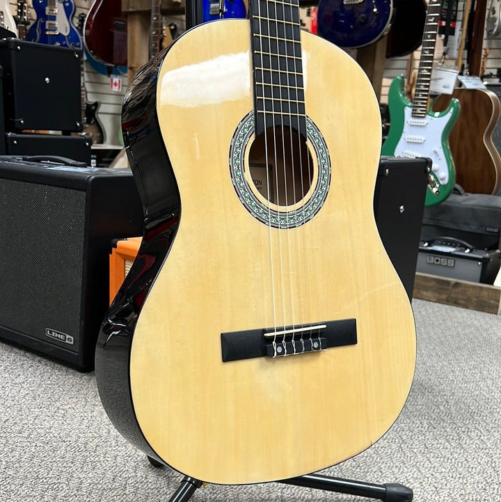 Used Huntington GF - 39NT Classical Guitar by Used