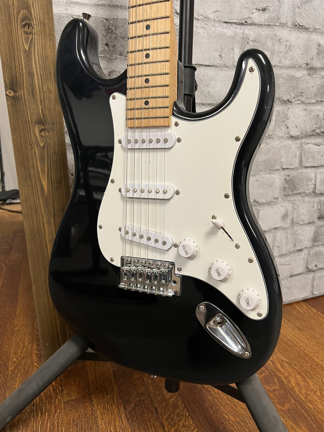 Used Kona Strat - Style Electric Guitar by Faders Music Inc.