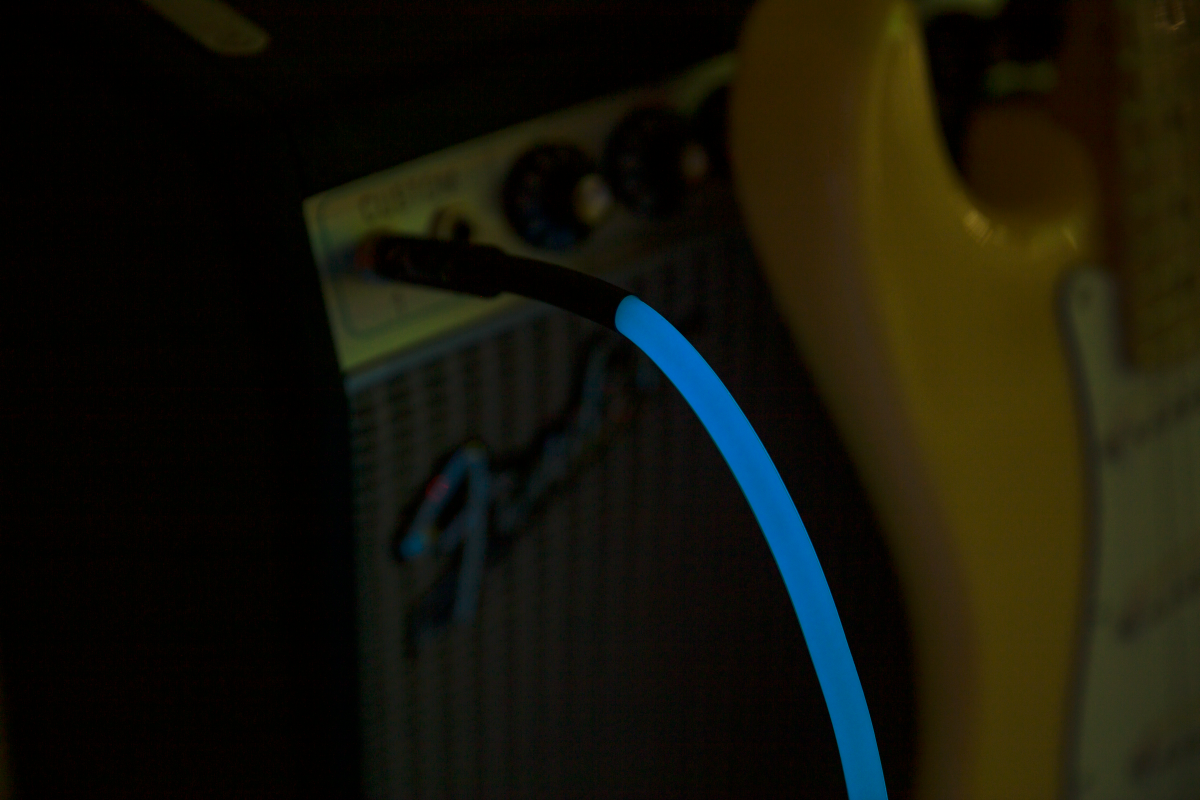 Fender Professional Glow in the Dark Cable, Blue, 10'