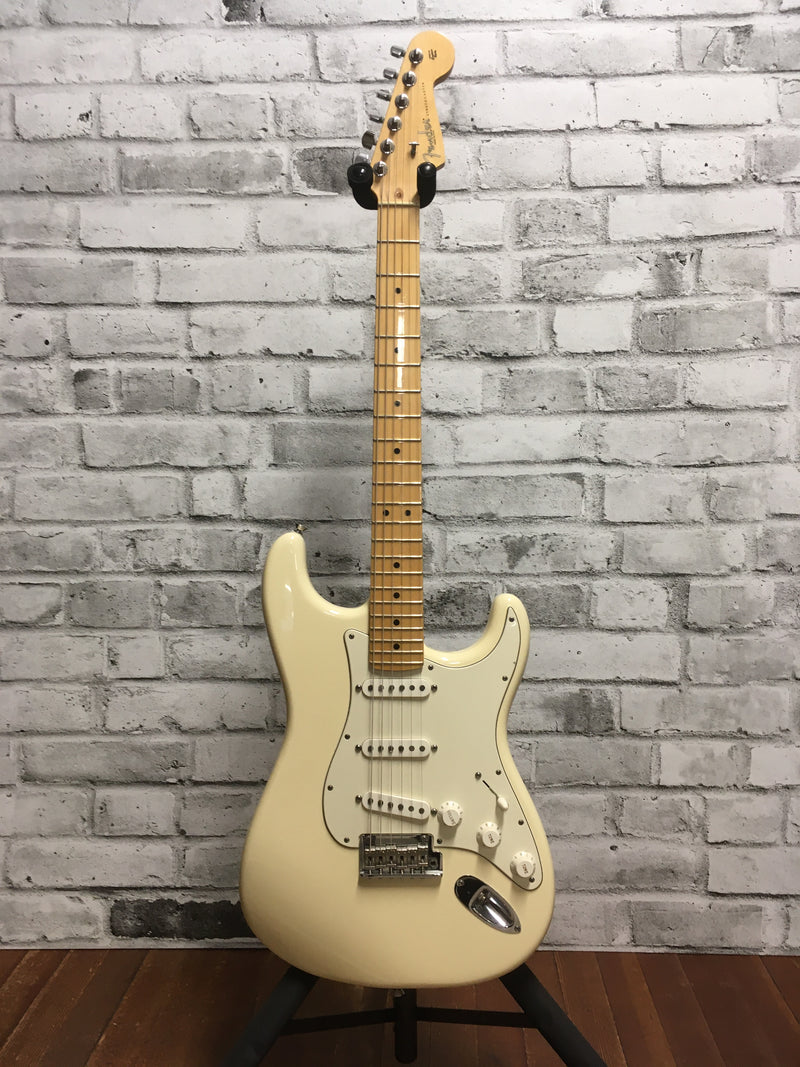 Fender　Inc.　Ha　White　USED:　Standard　2009　Olympic　w/　American　Stratocaster　Music　–　Faders