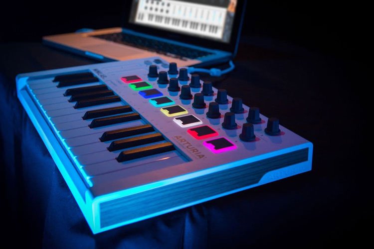 Arturia MiniLab Mk 2 Portable 25 - Key MIDI Controller by Erikson Music