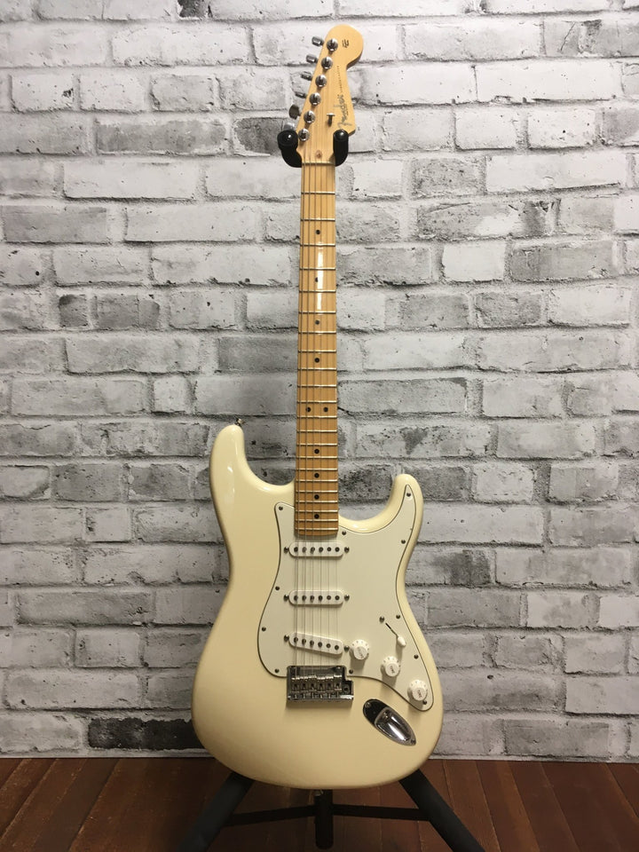 USED: 2009 Fender American Standard Stratocaster - Olympic White w/ Hard Shell Case by Faders Music Inc.