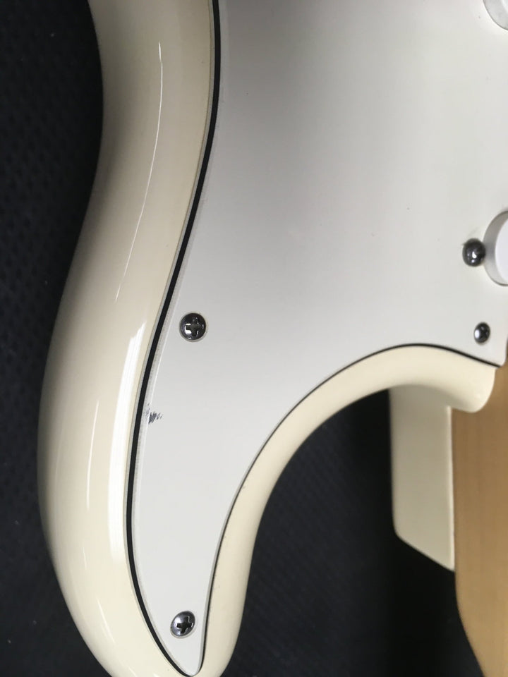 USED: 2009 Fender American Standard Stratocaster - Olympic White w/ Hard Shell Case by Faders Music Inc.