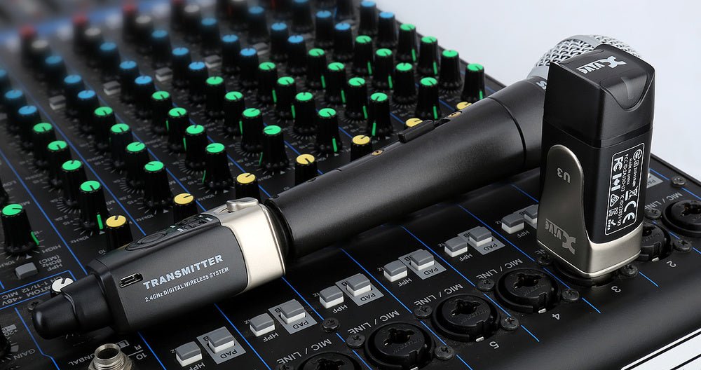 Xvive U3 XLR / Microphone Wireless System with XLR transmitter and XLR receiver - Black by Yorkville