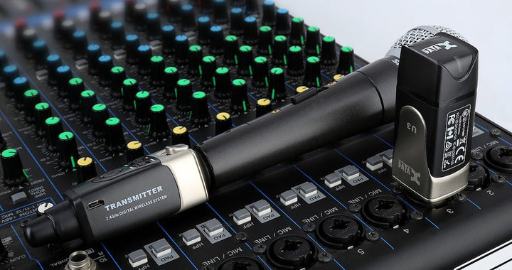 Xvive U3 XLR / Microphone Wireless System with XLR transmitter and XLR receiver - Black by Yorkville